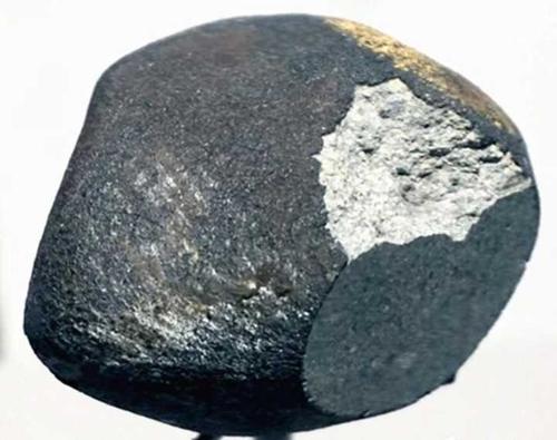 如何分辨铁矿石和陨石?