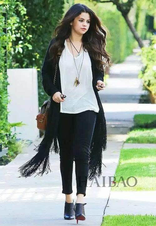 赛琳娜·戈麦斯 (selena gomez) 演绎尖头高跟鞋搭配