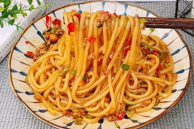 剁椒肉末米粉凉拌酸辣宽粉南昌拌粉喜欢嗦粉的千万不要错过