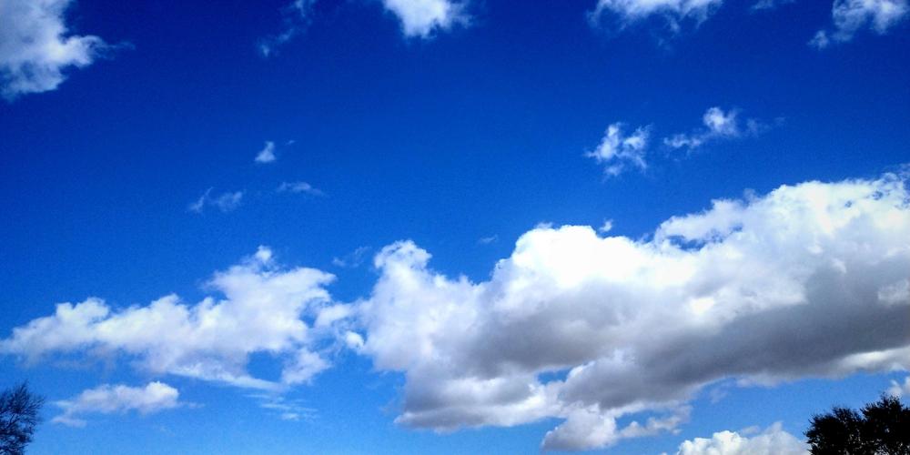 最喜欢拍摄天空,蔚蓝无比,广阔无垠