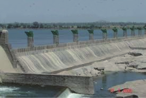 《图5》 《图6》 《图7》 随着开敞式溢洪道的不断改良,加之应急自