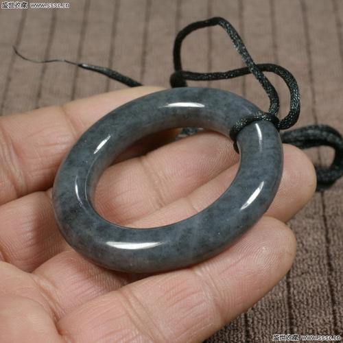 和田玉墨玉青花籽料玉环挂件 送证书13047价格_和田玉墨玉青花籽料