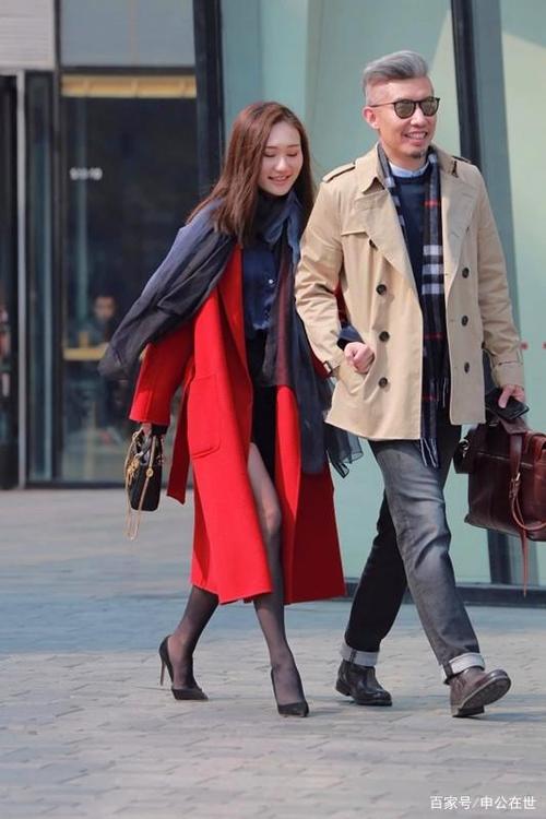 黑丝袜高跟鞋穿出女人的成熟感,独特的魅力走到哪里都会吸引关注