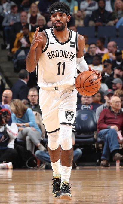 被誉为继艾弗森之后运球最飘逸的人莫过于是欧文,同时也是一对一的