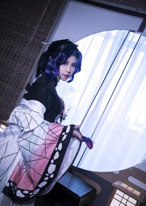 鬼灭之刃蝴蝶忍cos正片