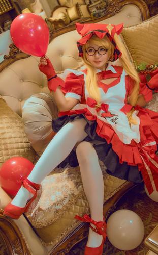 《王者荣耀》cosplay安琪拉·魔法小厨娘,楚楚动人的少女