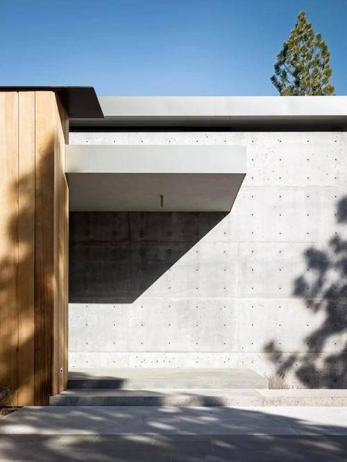 松涛声中的清水混凝土别墅