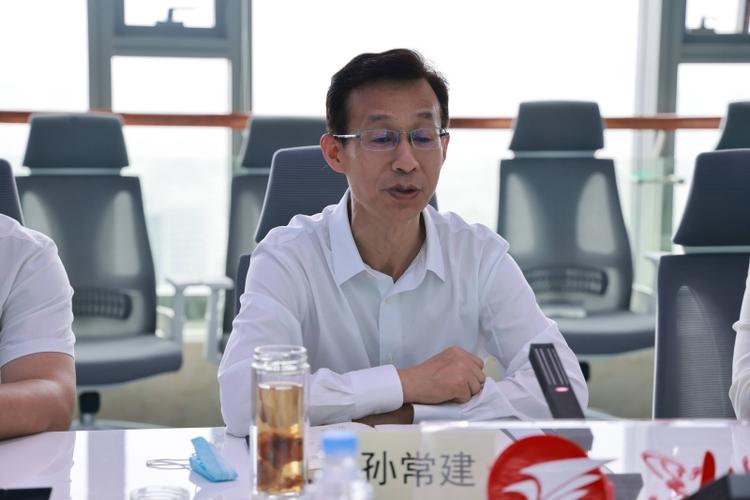 济南市槐荫区人民政府 槐荫要闻 孙常建赴大众报业集