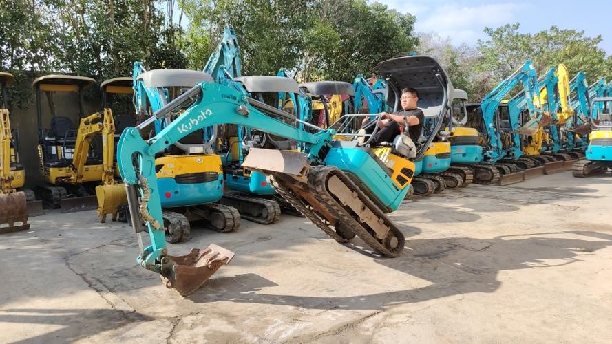 玩转进口久保田15微型挖掘机小金刚原地起飞