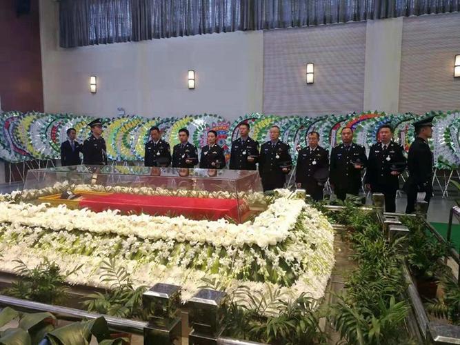 英雄走好!合肥民警张雪松追悼会今日举行 上千人自发送行