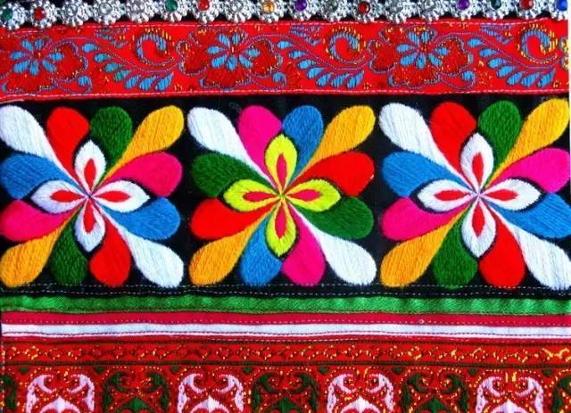 傈僳族刺绣