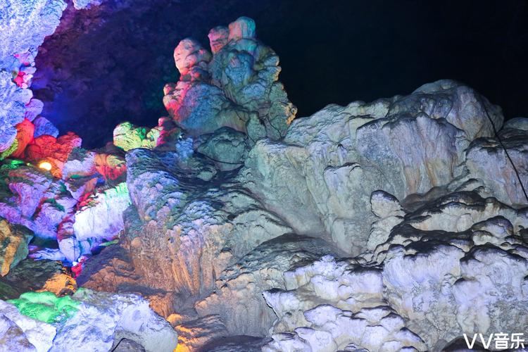 《瞧这一家》/丛建华 (机关6组)