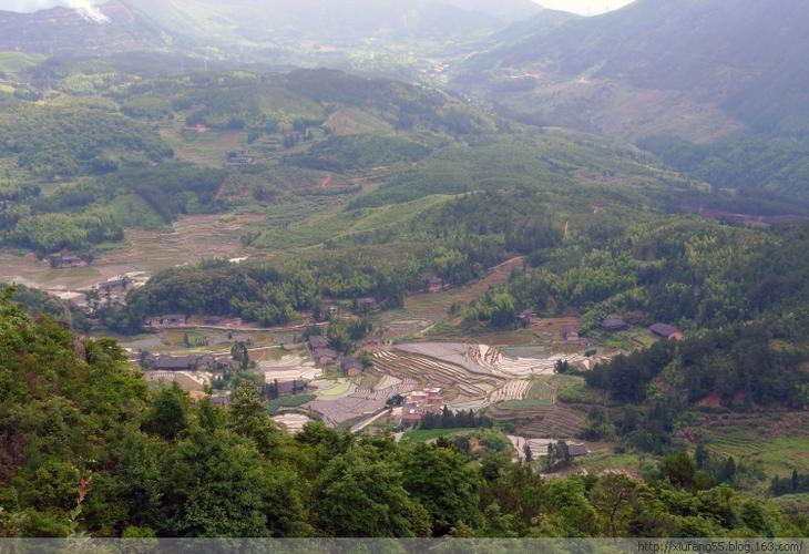 大湖乡后井村,是闽侯县的明星村,全村村落整齐,古厝保护完整;马岚山是