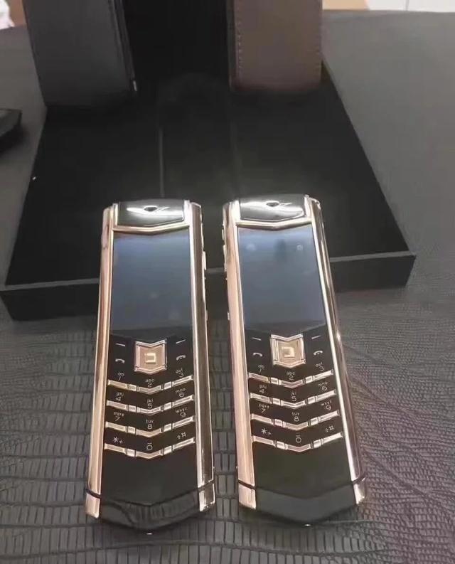 全球最贵手机vertu威图土豪金订制版