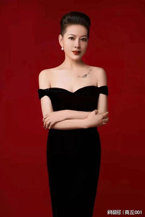 河南钻姐:顶尖网红也要彰显社会正能量责任