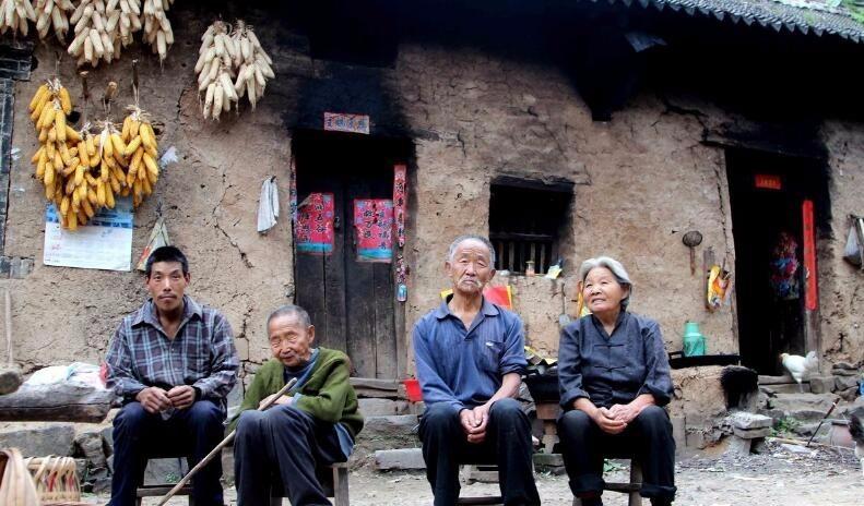 94岁老汉,六十岁娶妻"老来得子"传宗接代,开荒种地一生未出山