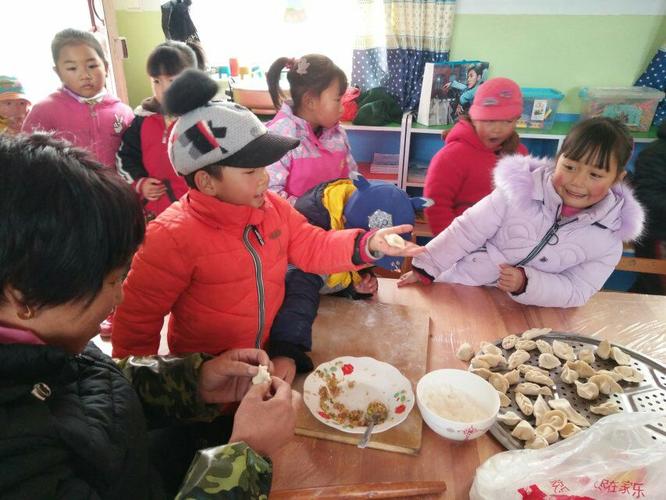 王店幼儿园冬至"包饺子"亲子活动