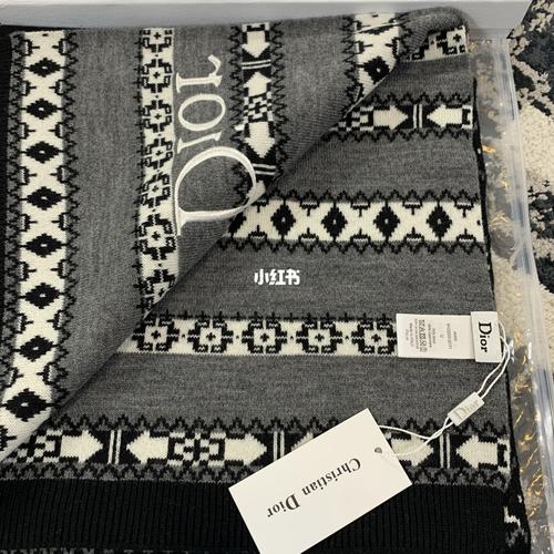 dior围巾_围巾_迪奥怎么样_dior围巾_时尚_配饰