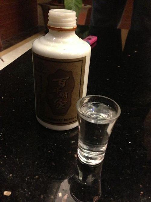 兄弟上门做客,喝酒后回到自己家中死亡, 主人在家祸从