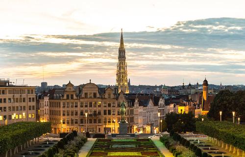  p>布鲁塞尔(英语:brussels;法语:bruxelles;德语:brüssel),是 a