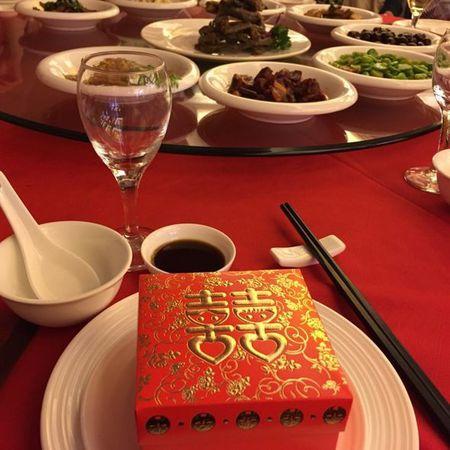 怎么看待喝喜酒随礼越来越多这件事?