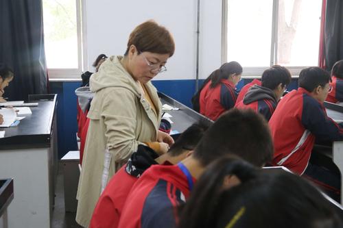 提高课堂阅读教学的效率——南白塔中学语文组"三课一