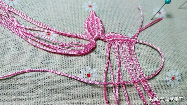 中国结斜卷结的应用花朵的编法详细编织教程