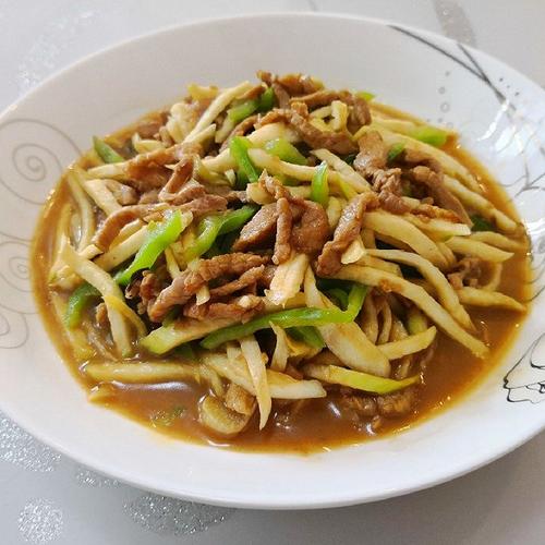 葱香茭白炒肉丝