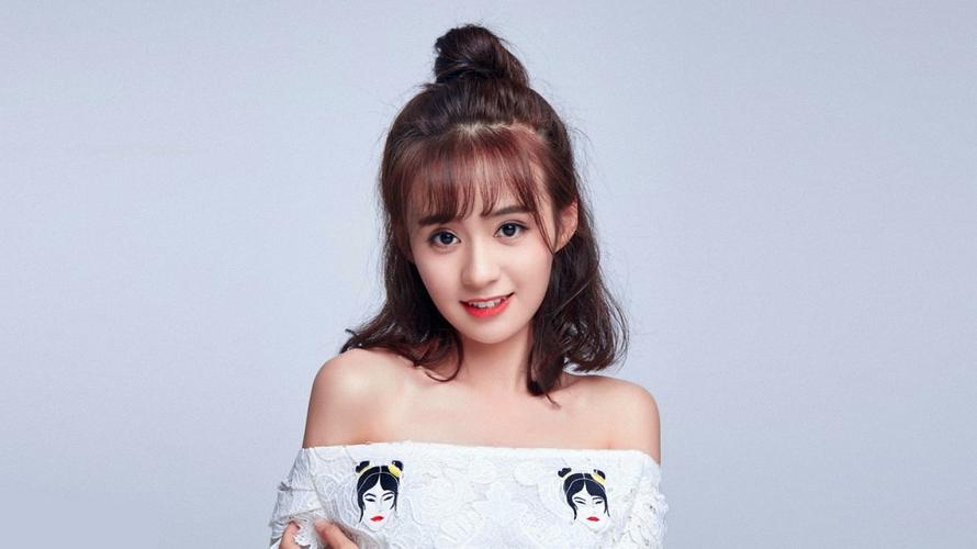 求郑合惠子高清大图做壁纸,谢谢,第一张求高清的,第二