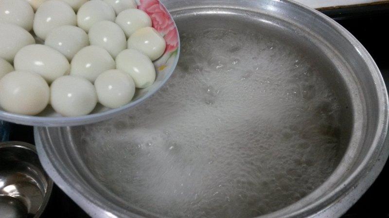  p>山药芝麻汤圆是一道美食,由糯米等原料制作而成. /p>