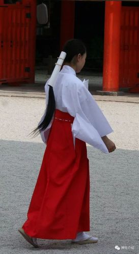 从动漫到现实不来尝一尝日本神社里可爱的巫女小姐姐吗