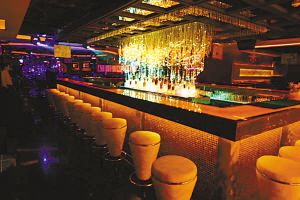 夜总会员工自曝高薪招聘内幕