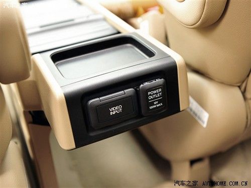 不过,奥德赛只有一个usb的接口,没有aux.