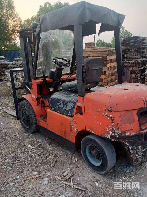 大连3吨二手叉车原装油漆叉木板用的