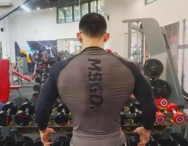 肌肉男"背影杀",原来可以如此性感!