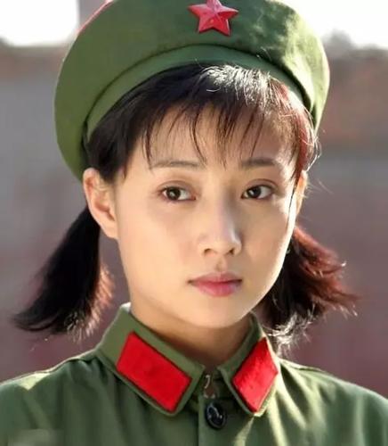 军装造型大阅兵:90位国内演员严阵以待等你检阅!