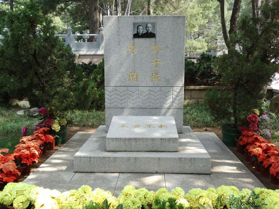 八宝山革命公墓 (/)
