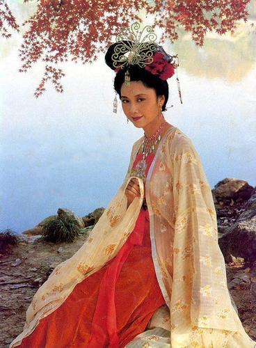 老版西游记中的美女谁更美——女儿国国王