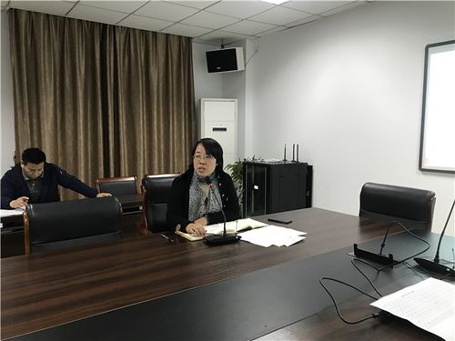 11月22日,清潭中学八年级全体中考学科教师齐聚北校区三楼会议室