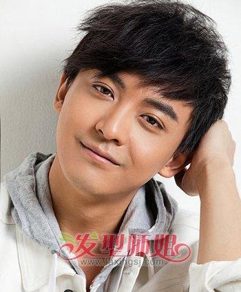 圆脸男生天生就比较可爱,讨人喜欢,在2016年圆脸男生将头发剪短之后
