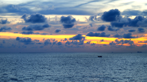 【4k】大海夕阳晚霞小船