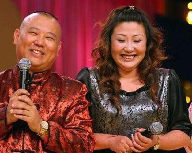 郭德纲妻子王惠登台表演小儿子兴奋大喊我爱你杨少华亲临现场