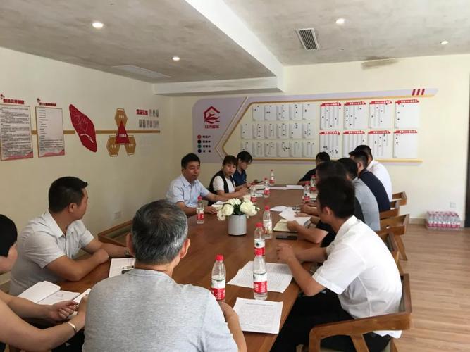 鹿城区委常委组织部部长赵晓奔一行到七都调研红色管家工作