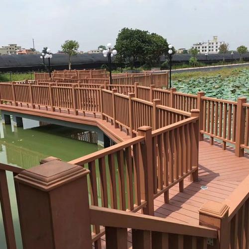 防腐木栈道 水上防腐木栈道 周口专业制作防腐木栈道