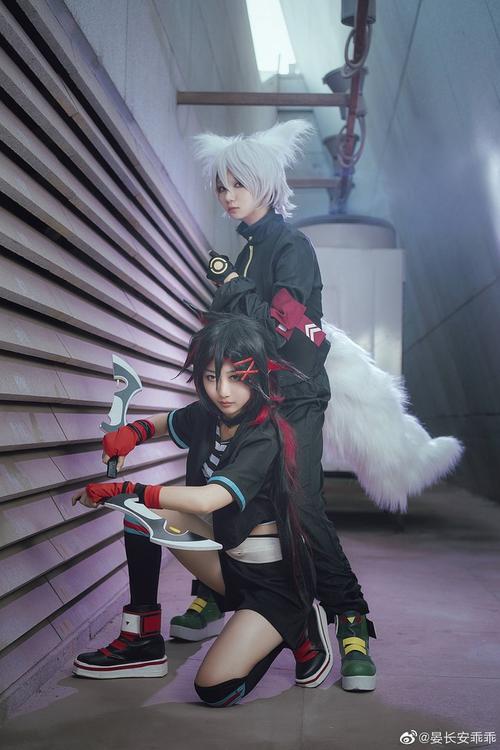 cos正片凹凸世界鬼狐x莱娜