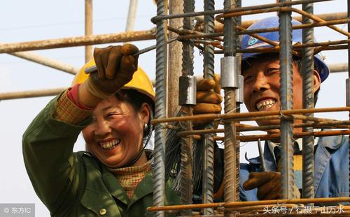 农民工艰辛劳作的10张照片,汗流浃背让人心疼