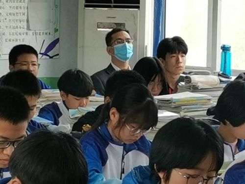 临邑五中举行家委会成立暨家长开放日活动