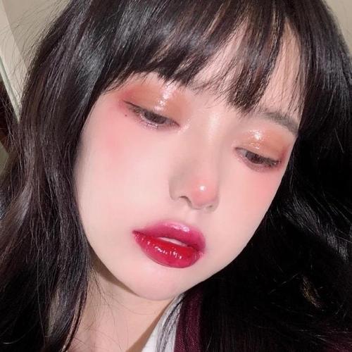 抖音网红女生头像很可爱 最厉害的病毒是爱和谎言