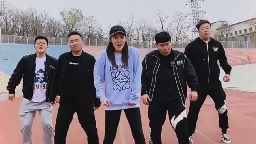 大石桥联盟翻唱野摩托太好听来呀坐上摩托去兜风