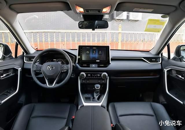 丰田荣放涨价了吗?油耗7个,落地不到22万,值吗?|内饰